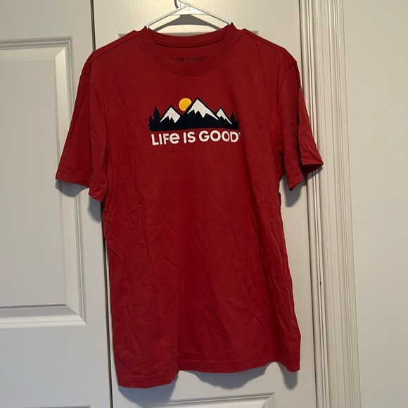 Women’s All Cotton Life is Good Red Mountain T-Shirt Size Medium - Picture 1 of 8